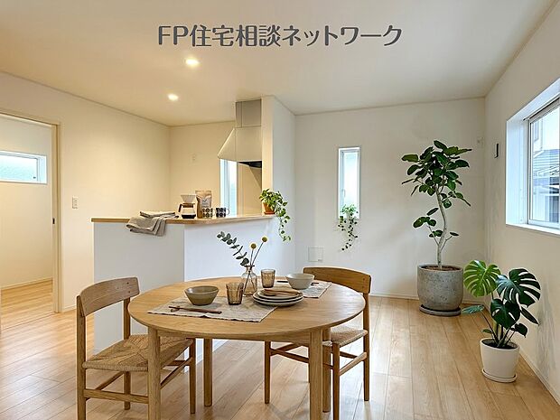 ■リビング■本画像はAIがCGで家具作成しており、実際の現地に家具は設置されておりません。また、販売価格に家具等は含まれておりません。