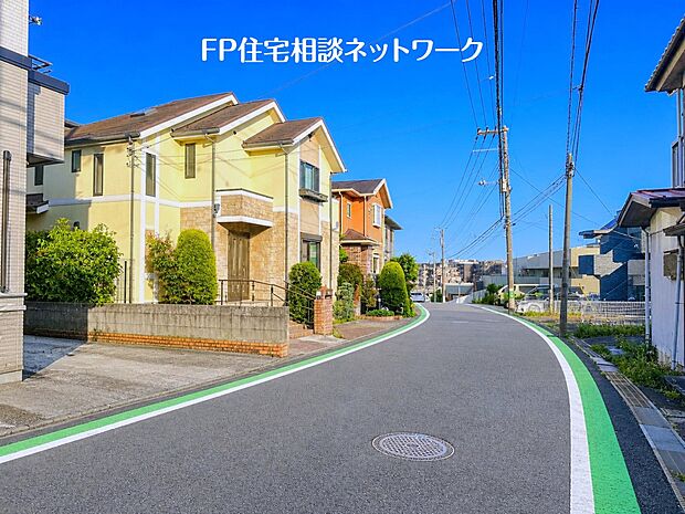 閑静な住宅地で子育て家族にピッタリ。毎日のお散歩も快適な緑に恵まれたエリアで、自然に包まれた穏やかな暮らしを実現するための、ゆとりある住環境が整っています。