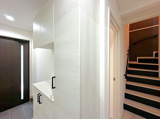 【玄関】自然豊富な季節の移ろいを身近に感じられる環境で子育てすれば、お子様もきっと素直に成長してくれるはずです！