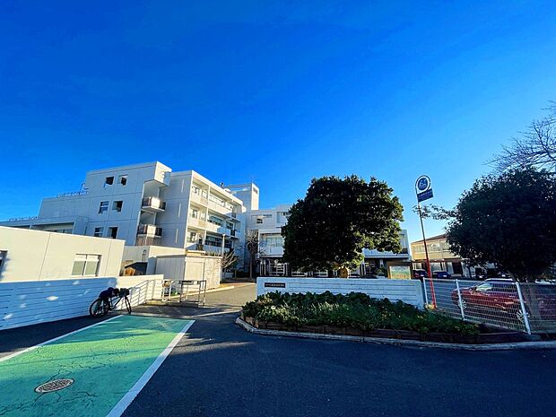 栗田谷中学校（約550m）