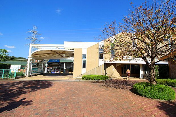 五月台駅（約600m）