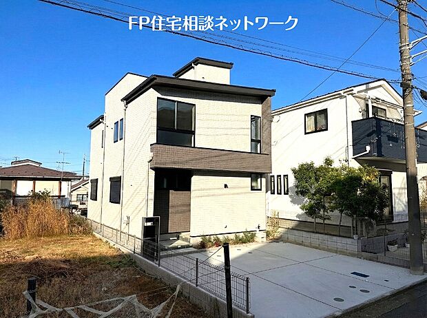 【駐車場】毎日のお散歩も快適な緑に恵まれた閑静な住宅地は、伸び伸びスローライフを叶えてくれます。