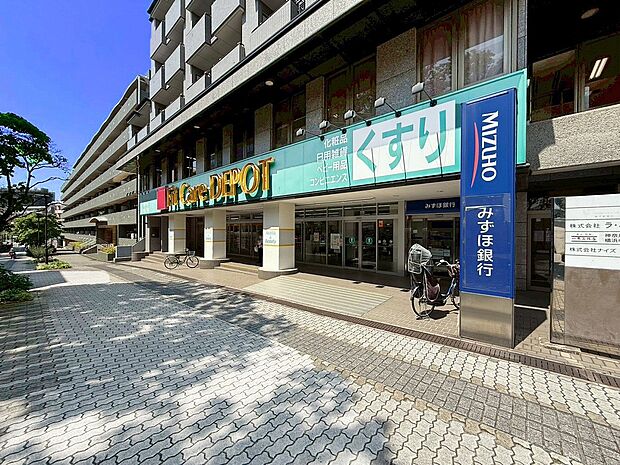 Fit　Care　DEPOTサファーレ中川店（約600m）