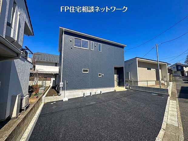 【現地外観写真】毎日のお散歩も快適な緑に恵まれた閑静な住宅地は、伸び伸びスローライフを叶えてくれます。