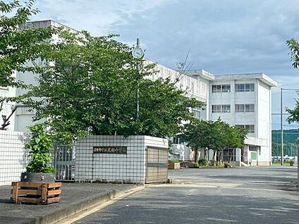 筑紫野市立天拝中学校 1894m