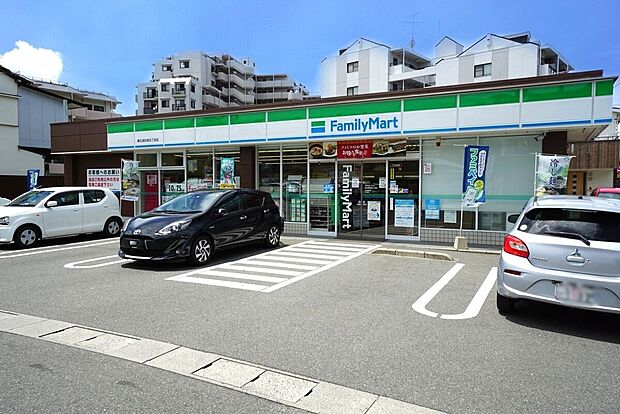 ファミリーマート春日須玖南五丁目店(約752m)