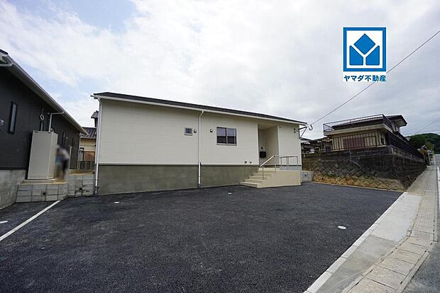 1号棟。4LDK☆オール電化☆平屋建て☆全居室収納スペース付きの充実した間取り^^最新の設備で気持ちの良い新生活を送りませんか。カースペース2台分あり^^