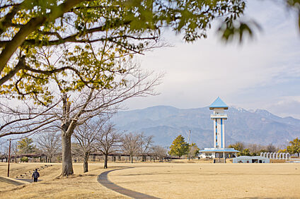 赤坂台総合公園（ドラコンパーク） 現地から2000m～2020m。(車で6分。(最長))