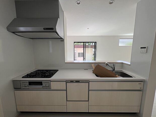 食洗機・浄水器付きの扱いやすいシステムキッチン（2号棟）