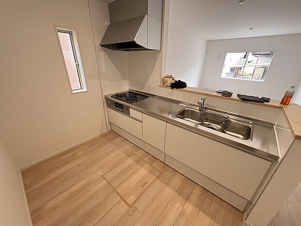 扱いやすいシステムキッチンで毎日のお料理もはかどります