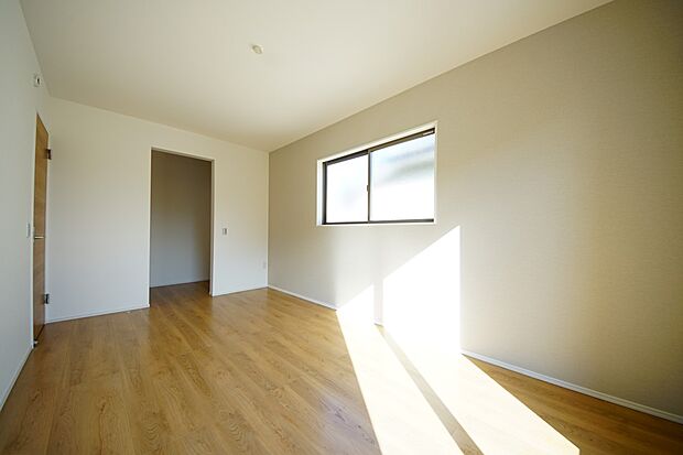 2階には洋室を3部屋ご用意いたします(同仕様)