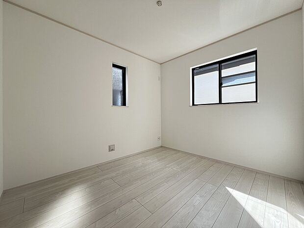 洋室7.25帖 WIC付きの広めのお部屋です(同仕様)