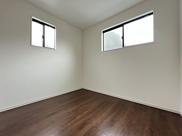 【洋室】洋室4.5帖　2階には洋室を4部屋ご用意しました