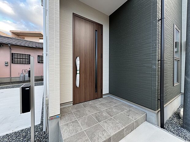 【玄関】玄関アプローチ(1号棟)