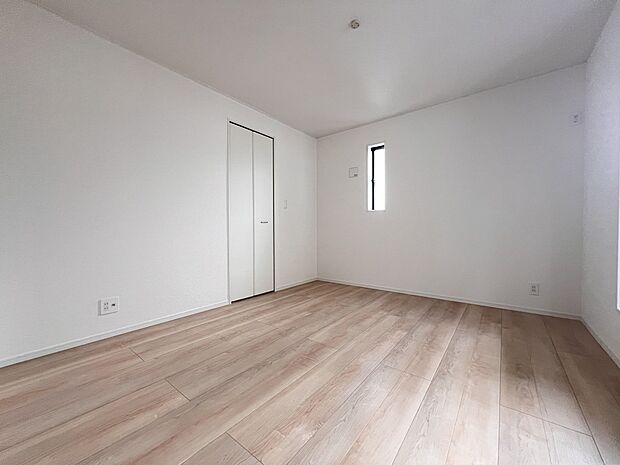 【洋室】洋室7.25帖 ウォークインクローゼット付きの広めの居室