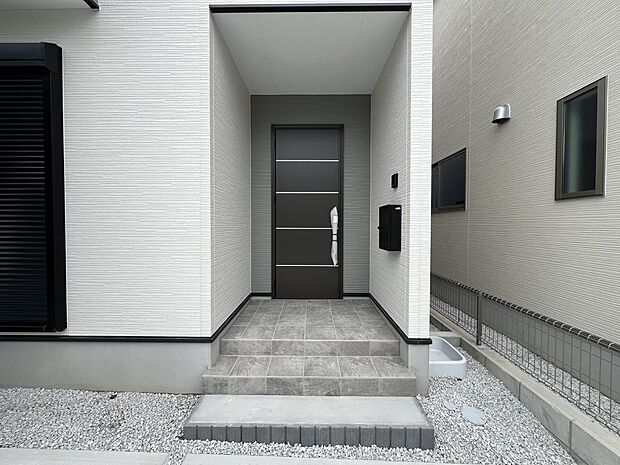 【玄関】玄関アプローチ(1号棟)