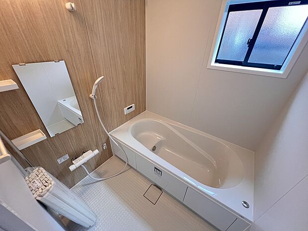 【浴室】1坪タイプのバスルーム!浴室暖房乾燥機付きで、いつでも快適にお過ごしいただけます