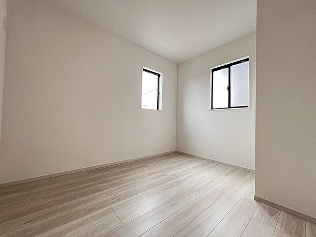 【洋室】洋室4.8帖 2階には洋室を4部屋ご用意 全居室収納完備!(2号棟)