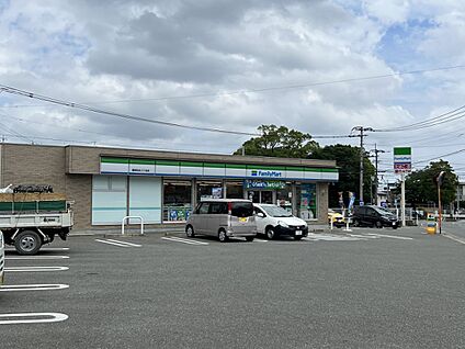 ファミリーマート福岡弥永三丁目店 400m(5分)