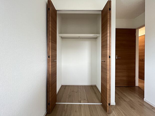 【収納】洋室5.7帖　クローゼット収納