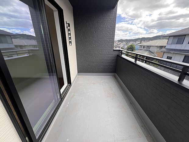 【バルコニー】バルコニーは2ヶ所にご用意いたします(1号棟)