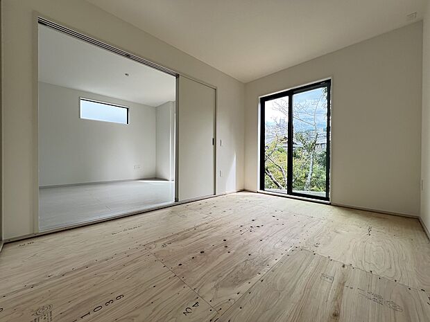 【和室】リビング続き間の和室6帖　ホッと一息つける癒しの空間です(3号棟)