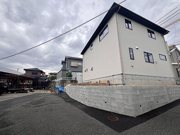 【前面道路含む現地写真】接道：北側私道