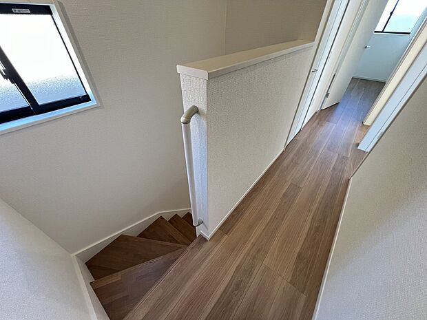 【その他内観】階段部分（1号棟）