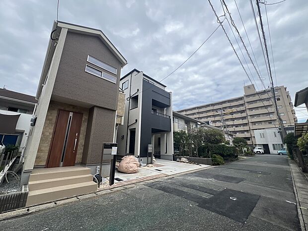 【前面道路含む現地写真】前面道路:南側5m公道