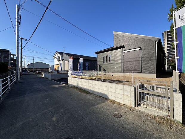 【前面道路含む現地写真】前面道路:南西側4.2m公道