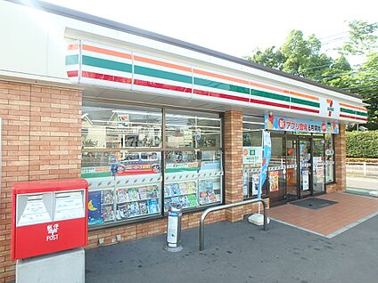 セブン-イレブン 福岡干隈５丁目店 200m(3分)