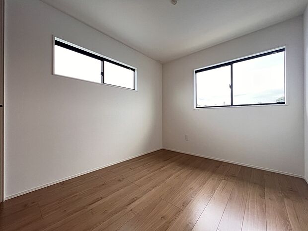 【洋室】洋室5.2帖　2階には洋室を3部屋ご用意いたしました(2号棟)