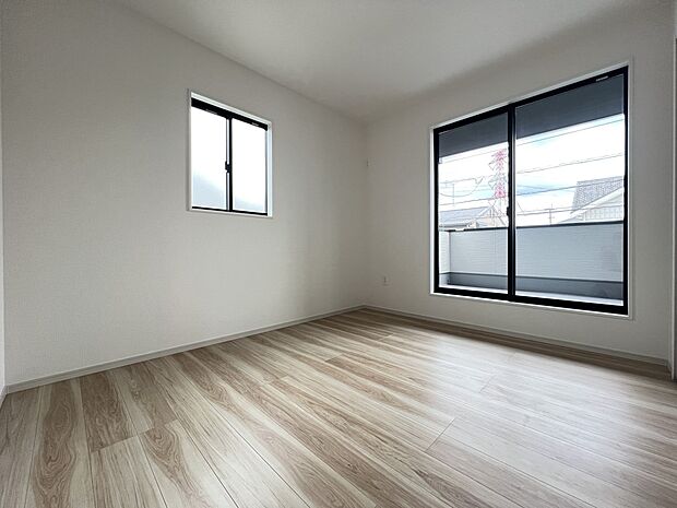 【洋室】洋室5.7帖 お子さまの居室にちょうど良い広さ