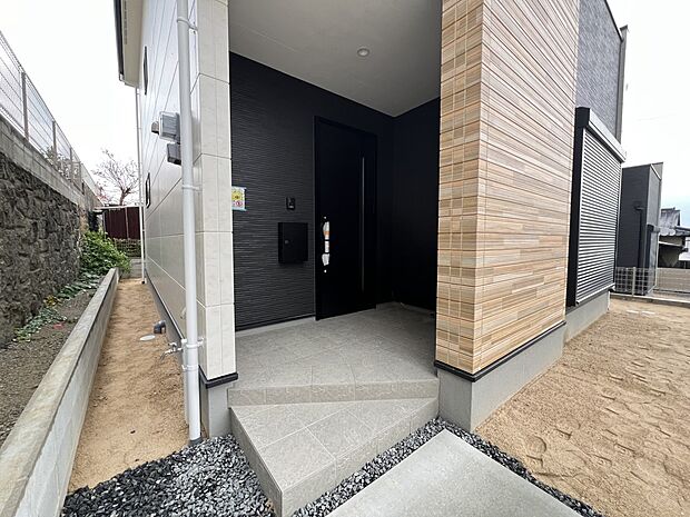 【玄関】玄関アプローチ(1号棟)