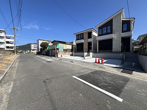 【前面道路含む現地写真】前面道路：西側7.7ｍ公道