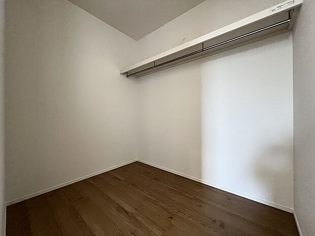 【ウォークインクローゼット】2階の全居室にウォークインクローゼットを完備！(1号棟)