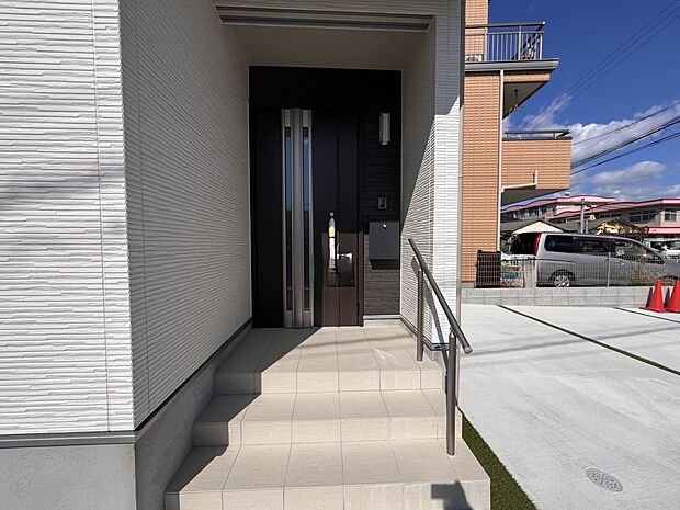 【玄関】玄関アプローチ部分