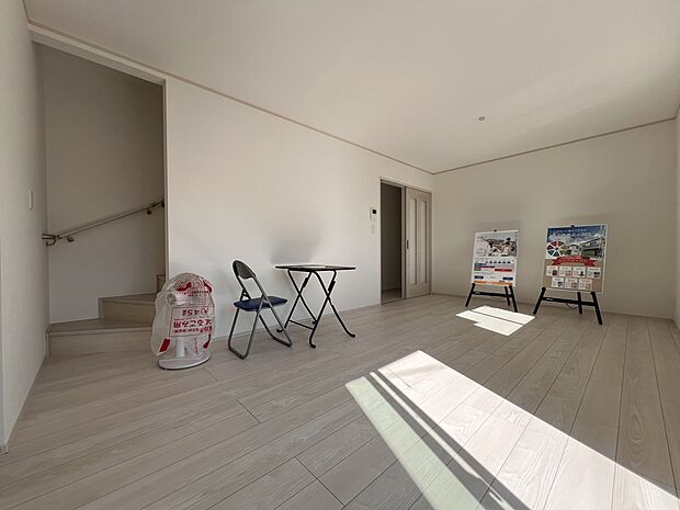 【リビング】リビングイン階段仕様　コミュニケーションも自然と広がるリビング