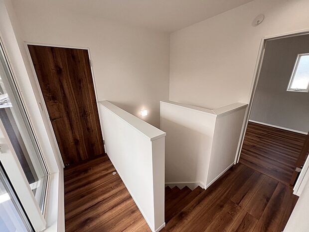 【その他内観】2階 階段ホール部分