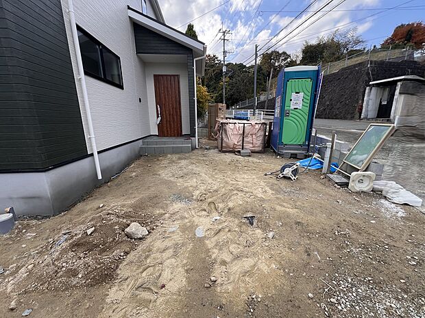 【駐車場】お車は2台駐車可能です(3号棟)