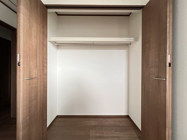 【収納】全居室に収納スペースを完備しております(A号棟)