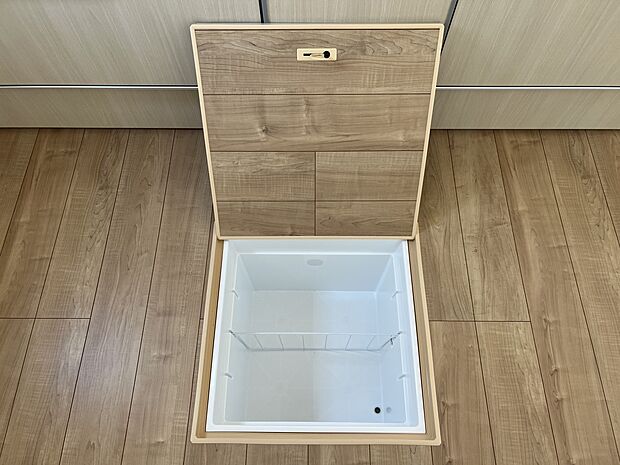 【その他設備】床下収納(同仕様)