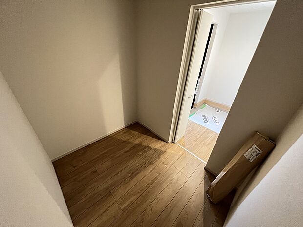 【ウォークインクローゼット】ウォークインクローゼットは1階と2階共にご用意しました