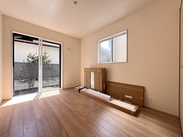 【洋室】洋室5.625帖　お子さまの居室にちょうど良い広さです(1号棟)