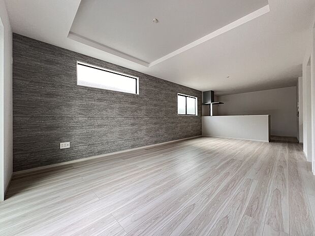 【リビング】LDK20.5帖　折上天井仕様の開放的な空間　是非現地でご体感ください