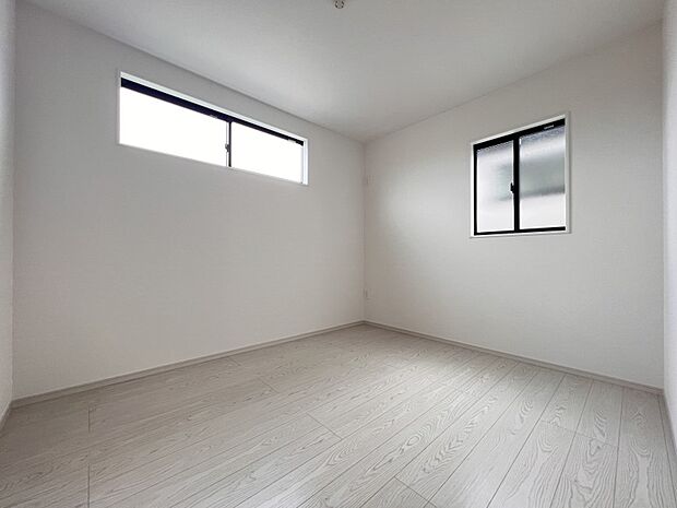 【洋室】洋室6.2帖 二面採光の明るいお部屋 2階には洋室3部屋ご用意いたしました