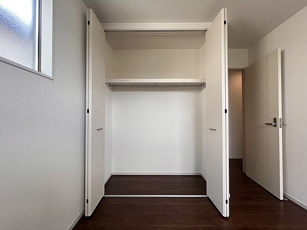 【同仕様写真(その他内観)】クローゼット収納付（3号棟同仕様）