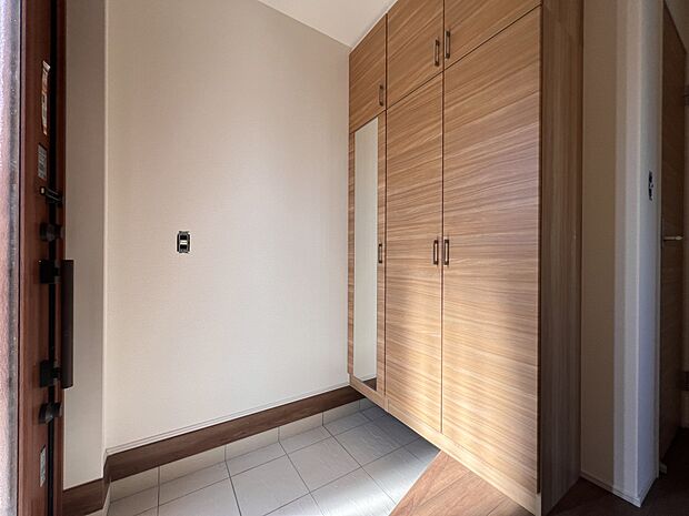 【収納】姿見鏡付のシューズボックス(2号棟)