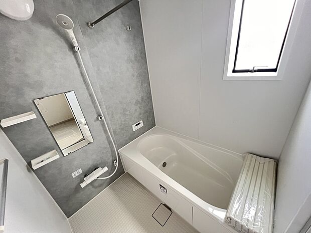 【同仕様写真(浴室)】オートバスシステム・浴室暖房換気乾燥機を搭載した1坪タイプの浴室(同仕様)