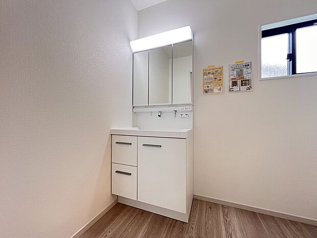 【洗面台・洗面所】三面鏡仕様の洗面化粧台(3号棟)